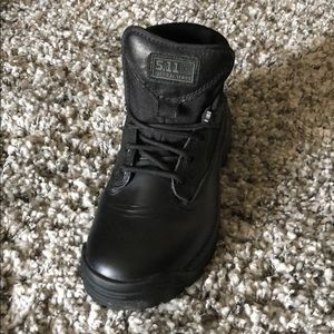 5.11 Low boot